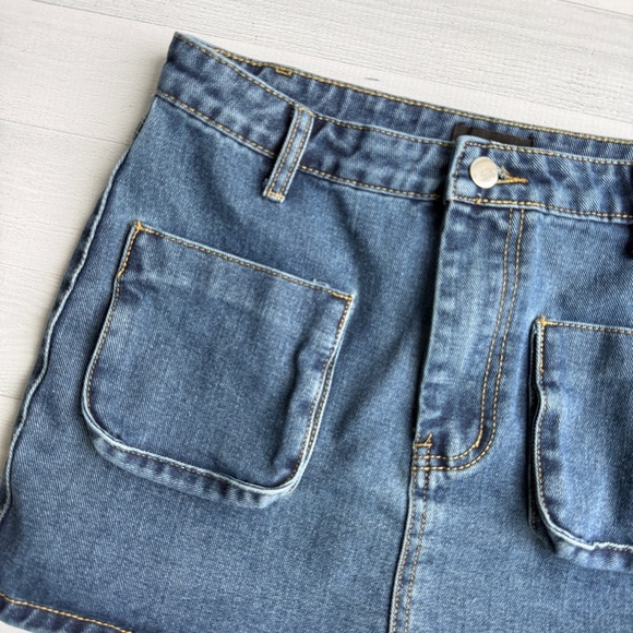 Pretty Little Thing Indigo Vintage Wash Cargo Pocket Front Denim Mini Skirt US 2 - Picture 2 of 11
